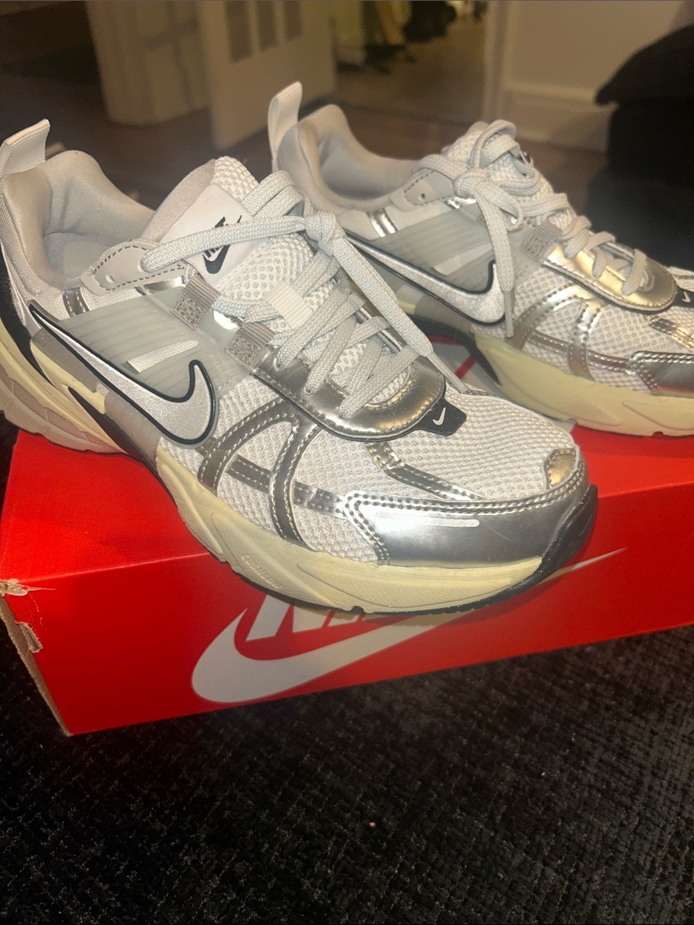 Nike V2K RUN - Picture 3 of 3